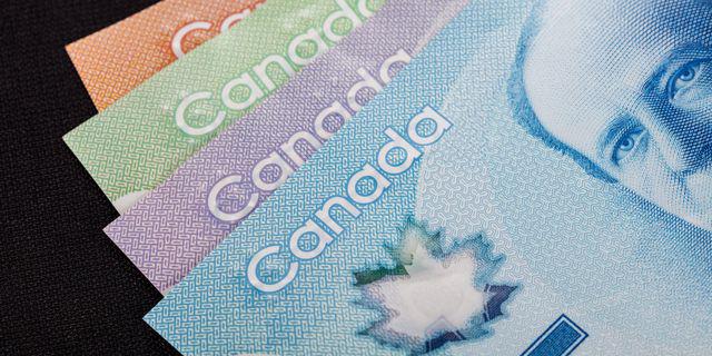 قد يدفع بنك كندا الدولار الكندي