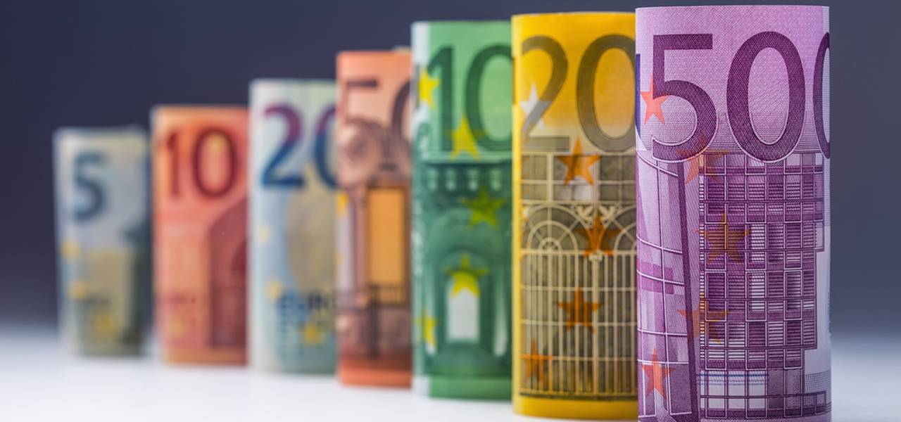 سياسة التحفيز التي يتبعها البنك المركزي الأوروبي وتراجع محتمل لليورو