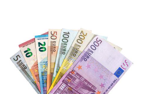 تفعيل أوامر الشراء على اليورو قبيل قرار المركزي الاوروبي