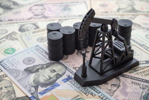 هل سيهبط النفط إلى 60 دولار أم سيرتفع إلى 100 دولار في 2022؟!