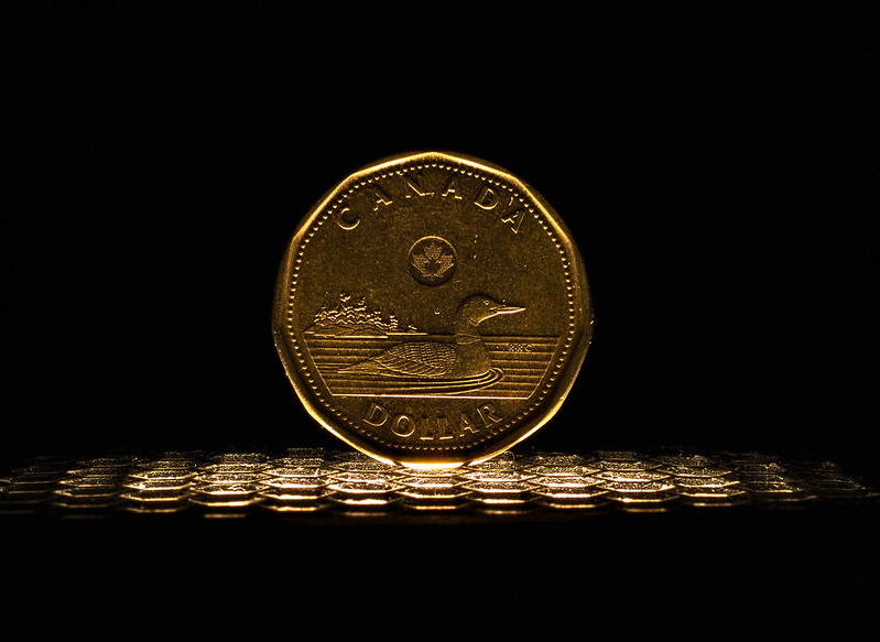 حان وقت الدولار الكندي