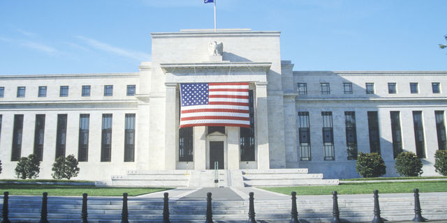 تصريحات البنك الفدرالي قد تؤدي إلى ارتفاع قيمة الدولار الأمريكي