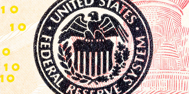الفيدرالي يحافظ على تدفق الدولار عالميًا من خلال 9 اتفاقيات جديدة مع البنوك المركزية العالمية.