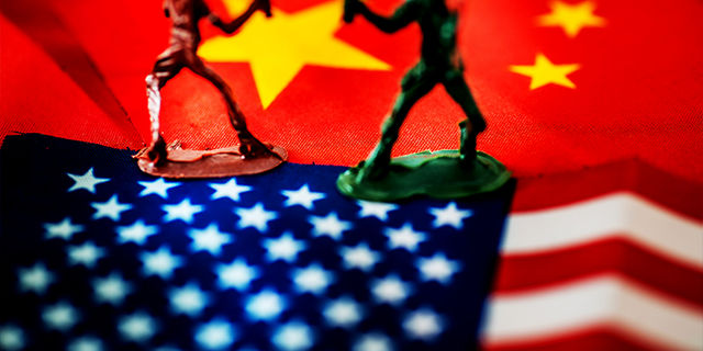 الحرب التجارية تبلغ ذروتها بين الصين وأمريكا والسبب سلاح التراب النادر.