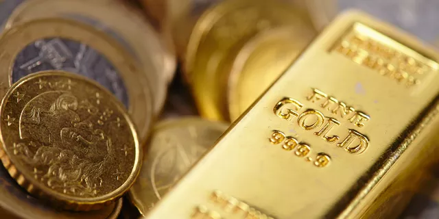 XAU/USD: gold is lying on the shelf 