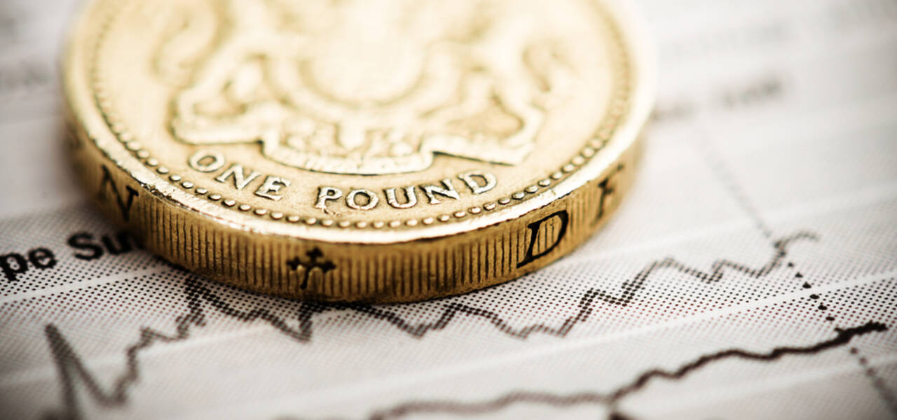 GBP/USD: pound stays on the shelf