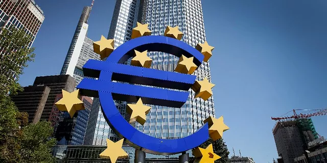 اليورو يستقر قبل قرار المركزي الأوروبي