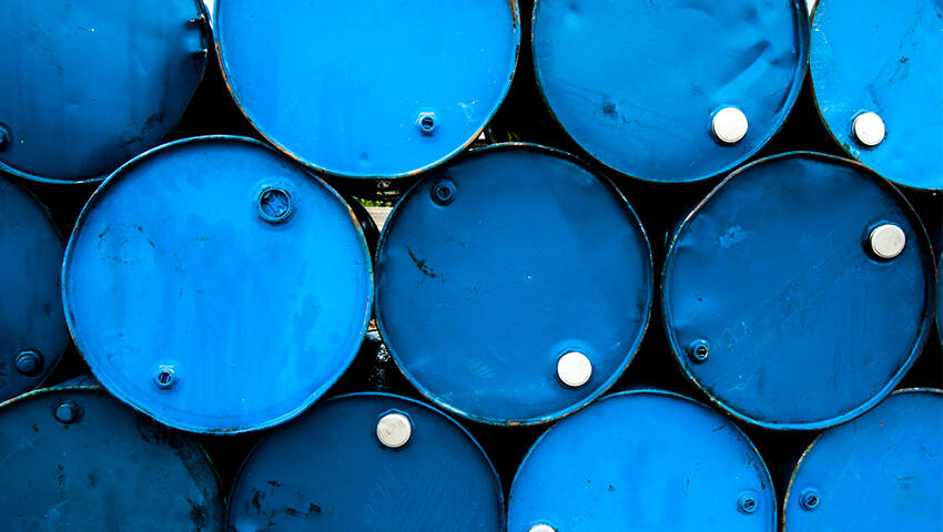 النفط : يحتفظ بأرباحه فوق الــ49 دولاراً  للبرميل ،مع ارتفاع الغاز الطبيعي ، وانخفاض أسعار الذرة والقمح ... 