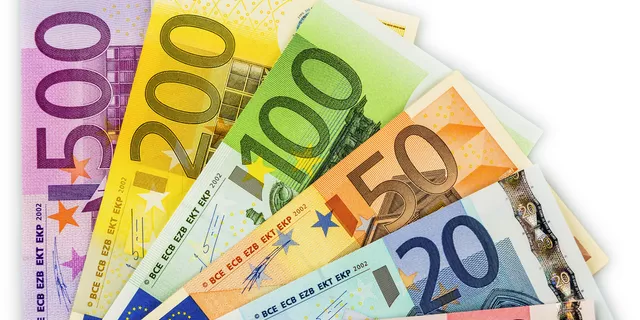 اليورو فوق مستويات 1.22 من جديد 