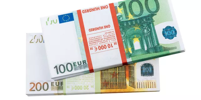 اليورو يعود الى منطقة البيع من جديد 