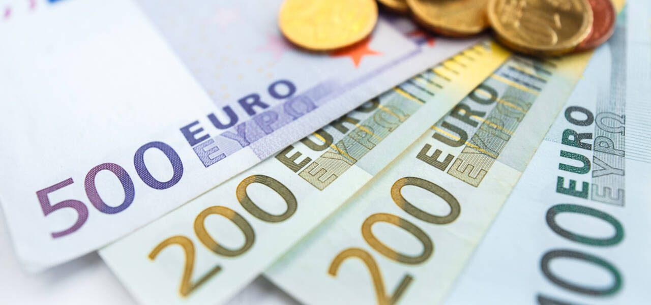 اليورو يقترب من منطقة الدخول 