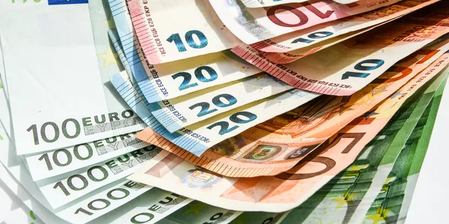 إضافة أوامر شراء جديدة لليورو 